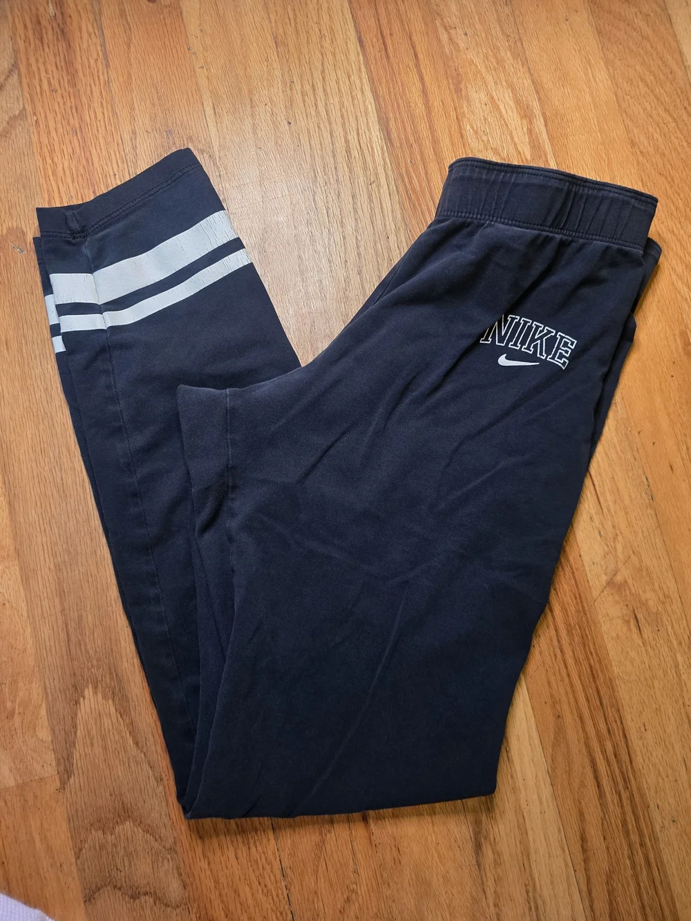 Nike Women's Black Graphic Leggings Size Medium